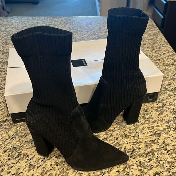 Dolce Vita Elon sock bootie. Black suede, size 7 - Picture 1 of 2